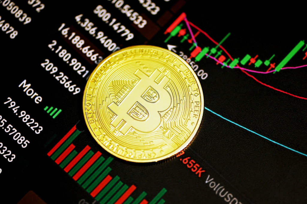 Mercado de criptomoedas em forte queda ao longo do dia