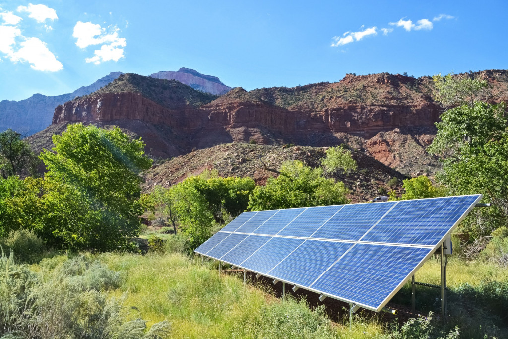 Por que Biden declarou painéis solares como essenciais para a defesa dos EUA